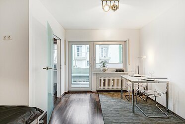 Harlaching: Well-kept 1-room apartment near Wettersteinplatz