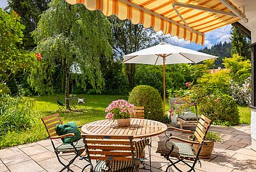 Kreuth-Weissach: unique garden apartment with house character