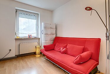 2-room apartment with spacious eat-in kitchen, near underground U2 in
Milbertshofen