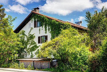 Penzberg: Spacious terraced house with garden - available