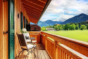 Bad Wiessee: Exclusive living - 4-room maisonette with mountain view