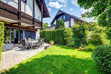 Germering: Spacious terraced corner house in beautiful surroundings