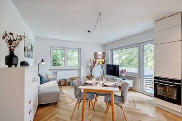 High-quality apartment in upscale residential area