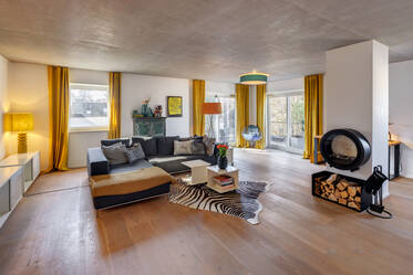 Exclusive 4-room penthouse for rent in Solln