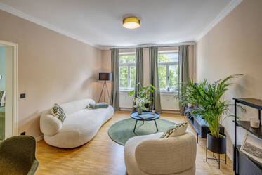 Stylishly furnished apartment with balcony for rent