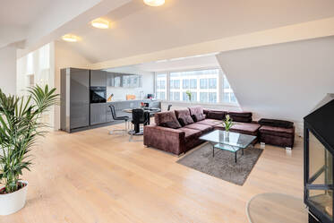 Modern attic apartment near Stiglmaierplatz for rent