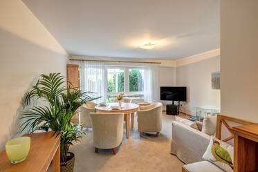 Beautiful 3-room apartment with share of the garden