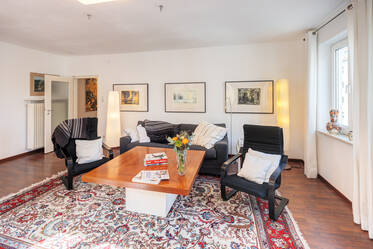 For rent: Spacious apartment in Hohenzollernstraße