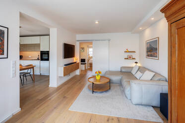 Schwabing-West: stylish 3-room apartment for rent