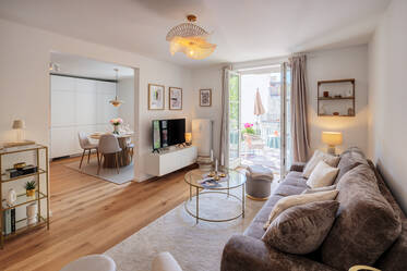 First occupancy: 2-room city apartment at the Isartor