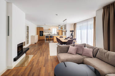 At the English Garden: spacious 4-room apartment