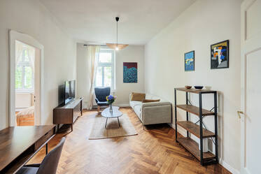 Großzügige Altbauwohnung mit viel Licht und klassischem Charme
