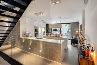 Luxurious Townhouse in Maxvorstadt: Quiet Courtyard Location