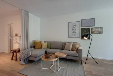 At the Münchner Freiheit: Furnished 2-room apartment