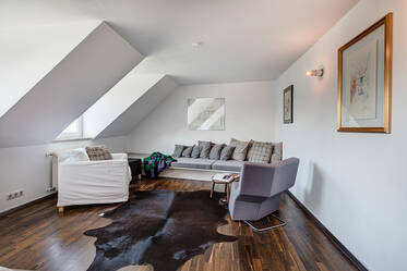 Furnished roof-terrace apartment in great area for rent