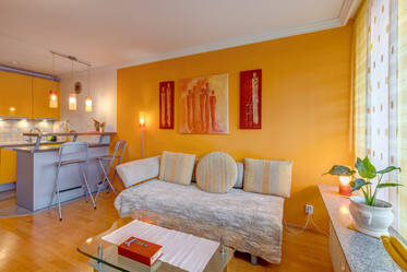 1-room studio apartment directly at the OEZ