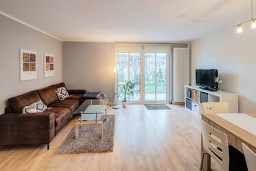 Quiet and green: 3-room apartment with terrace