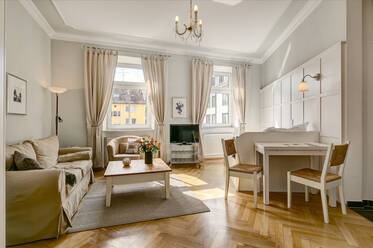 Bright 1-room apartment, Munich-Gärtnerplatzviertel