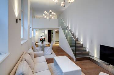 Exclusive gallery apartment for rent in Maxvorstadt